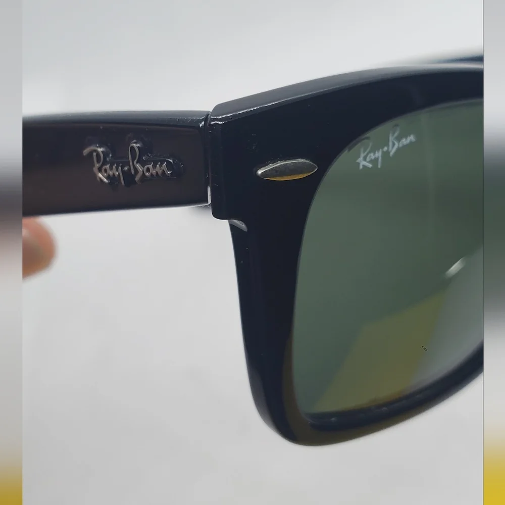 RAY-BAN Original WAYFARER classic Black Square Sunglasses- solid color- LIKE-NEW - Picture 6 of 9